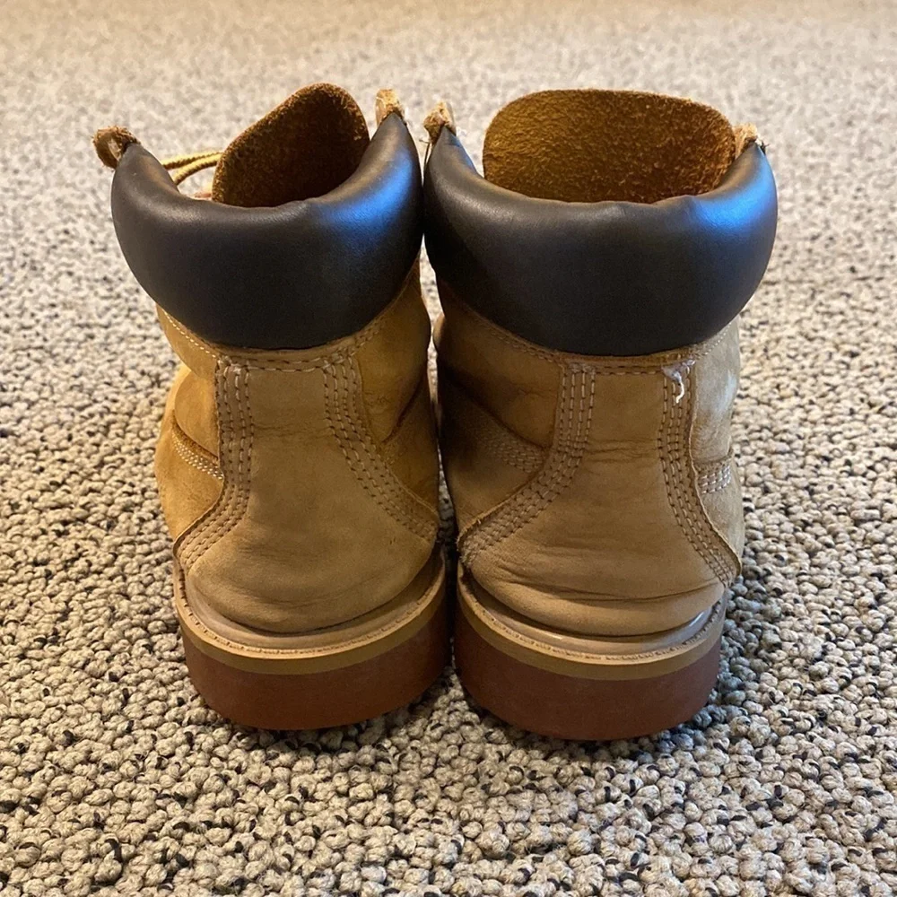 Timberland 6 Inch Waterproof Boots Size 2 in GUC